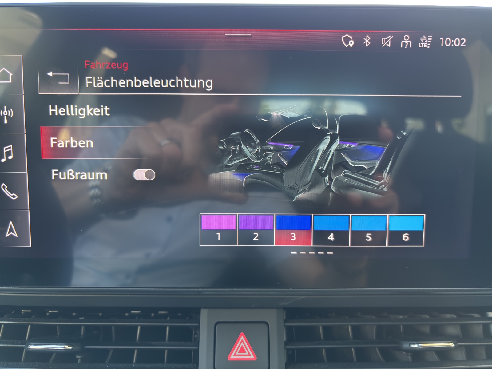 AUDI A4 allroad 40 TDI Attraction quattro tiptronic mit AHK-image-22