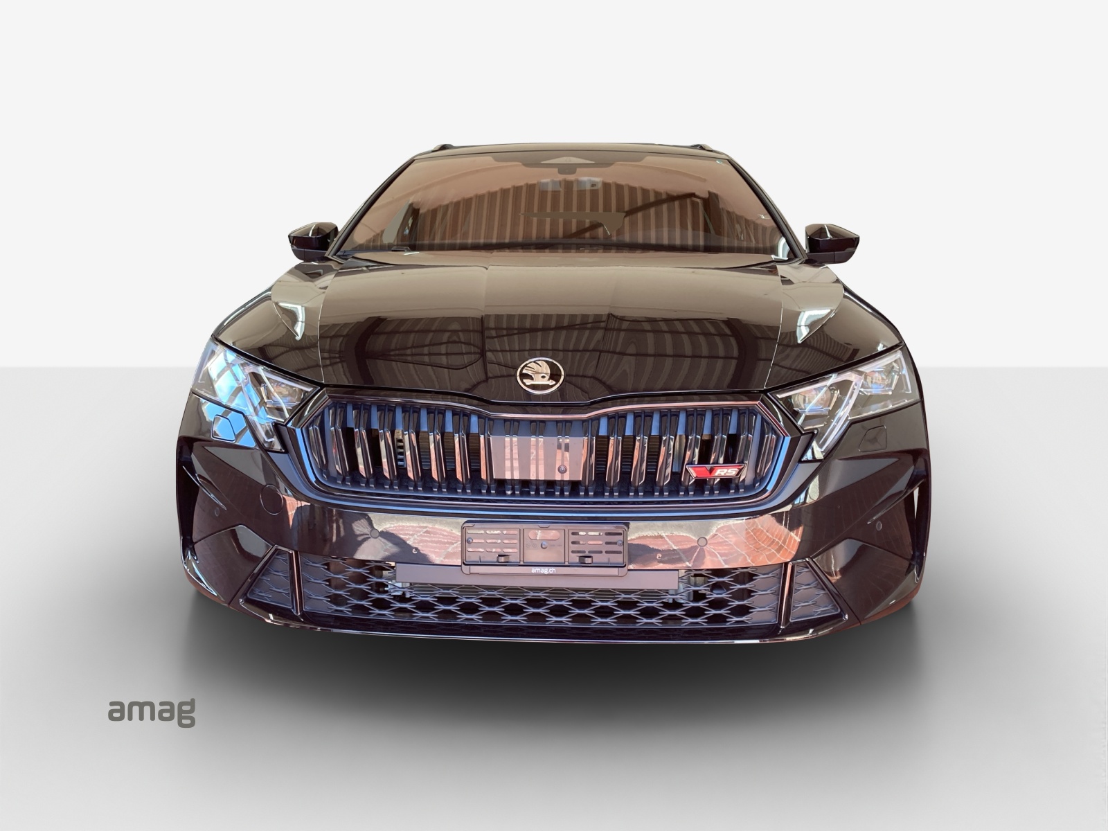 SKODA Octavia Combi 2.0 TSI DSG RS 30 Years Edition-image-4
