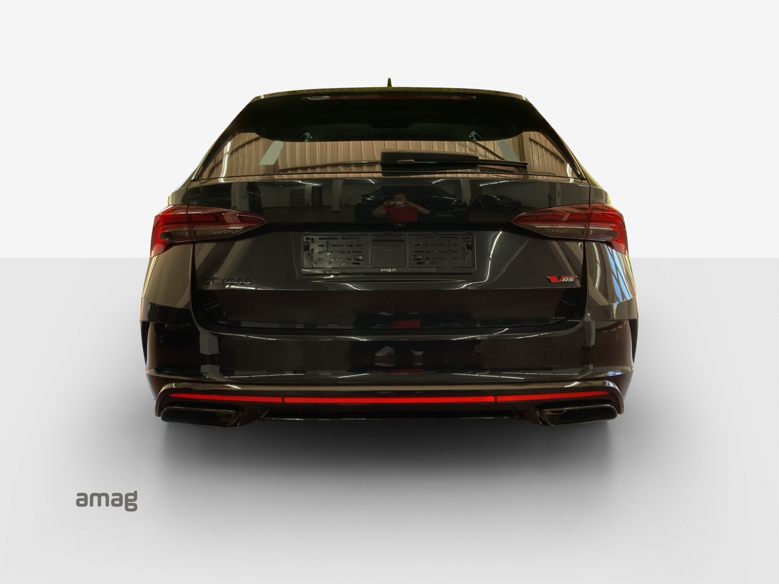SKODA Octavia Combi 2.0 TSI DSG RS 30 Years Edition-image-3