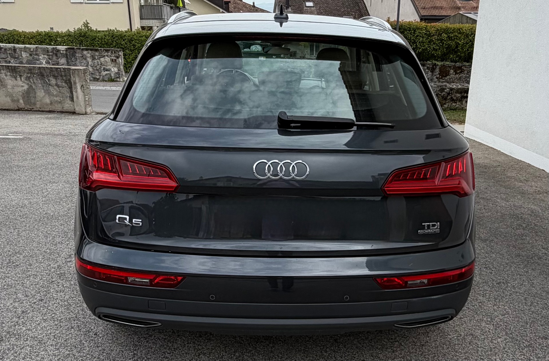 AUDI 2.0 TDI 190 quattro S-Tronic-image-2