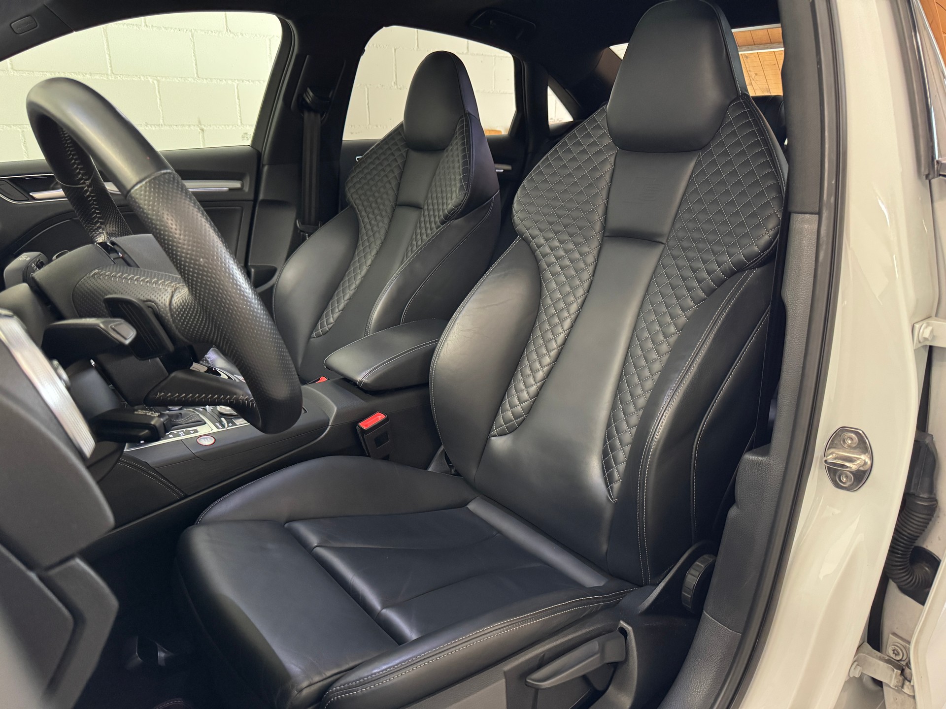 AUDI 2.0 T FSI quattro S-Tronic-image-5