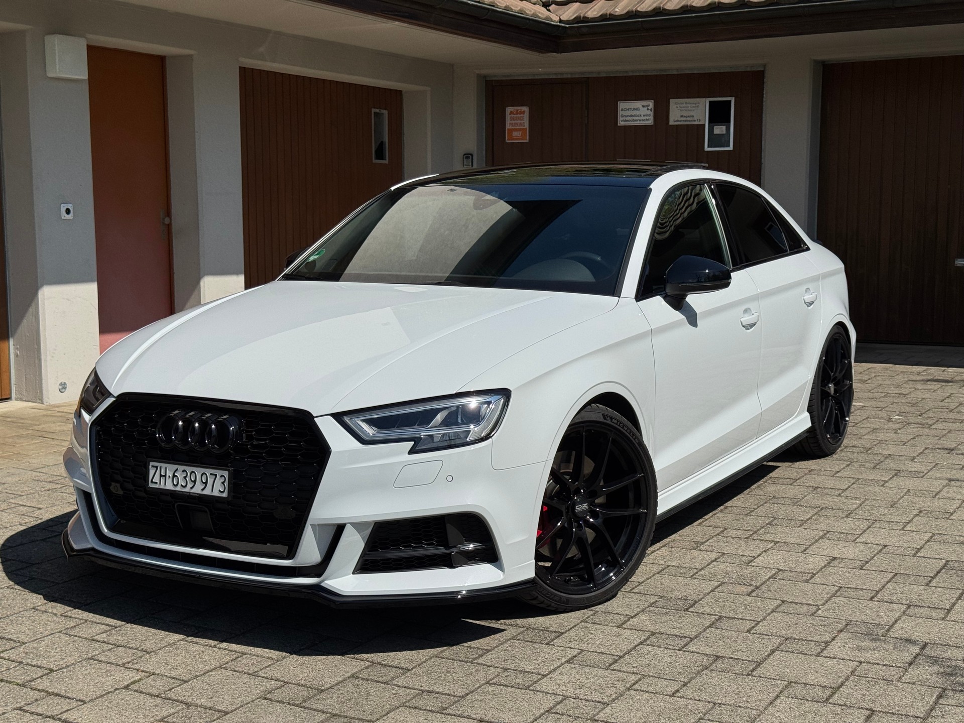 AUDI 2.0 T FSI quattro S-Tronic-image-0