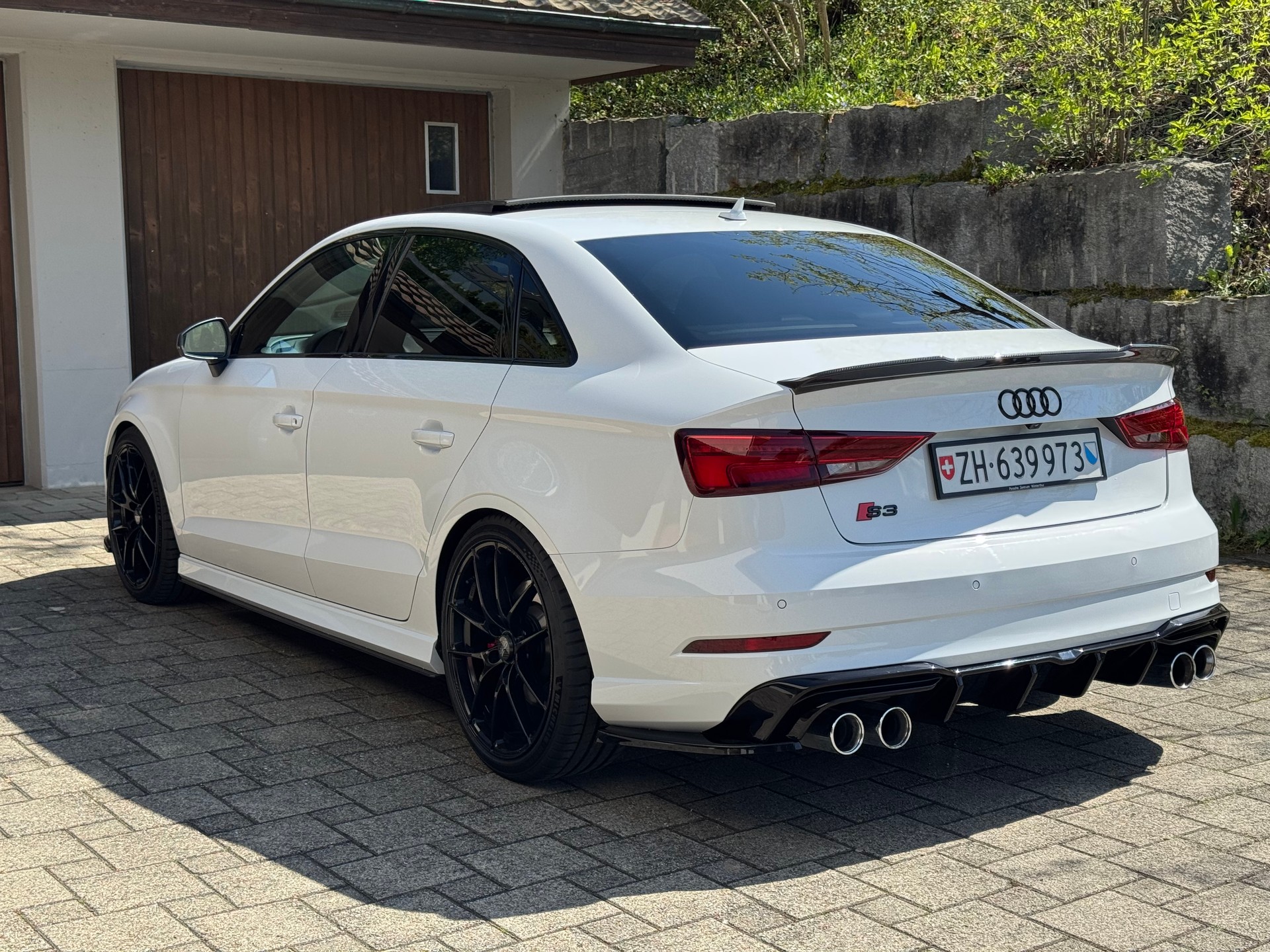 AUDI 2.0 T FSI quattro S-Tronic-image-1