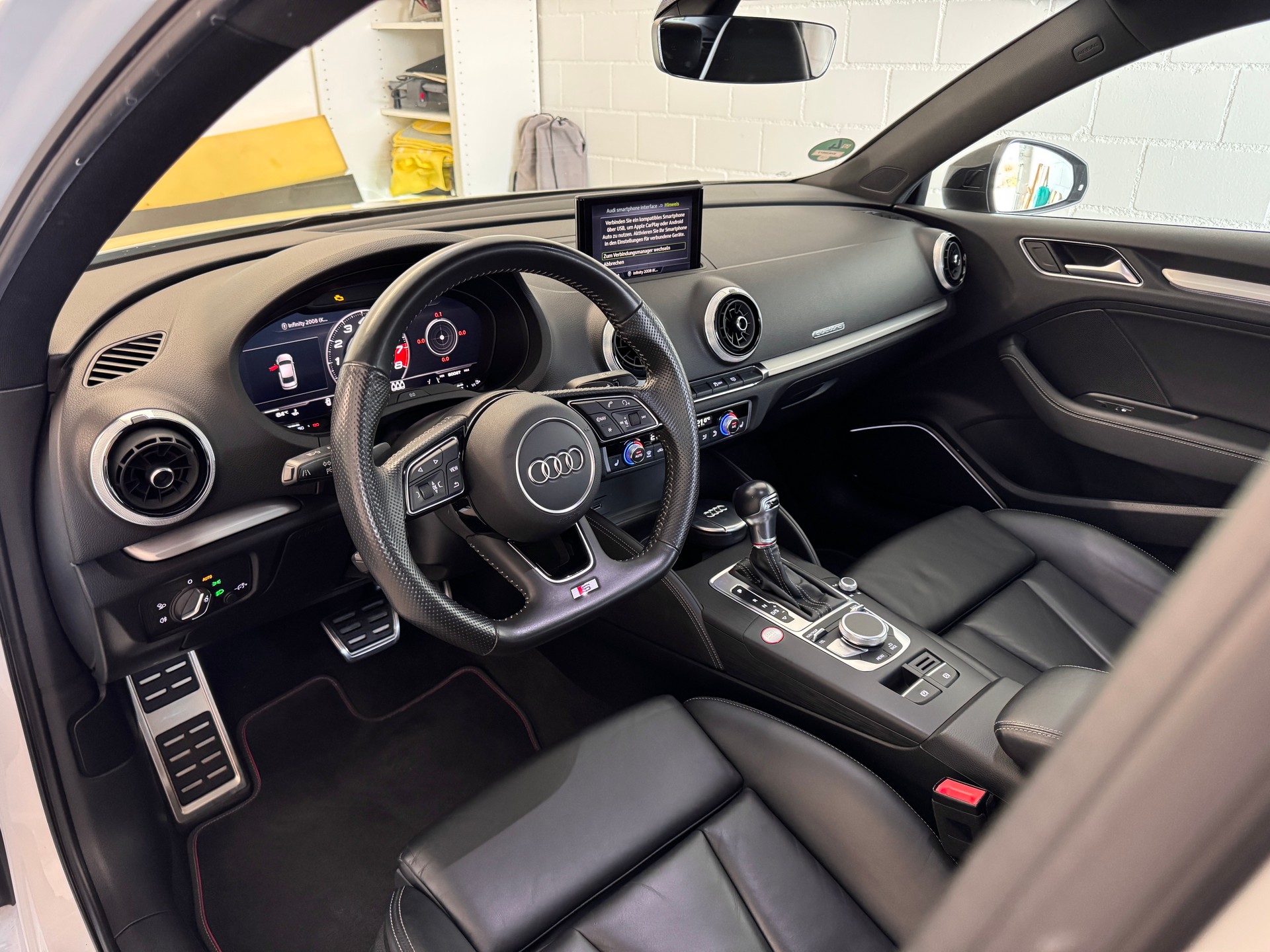 AUDI 2.0 T FSI quattro S-Tronic-image-6
