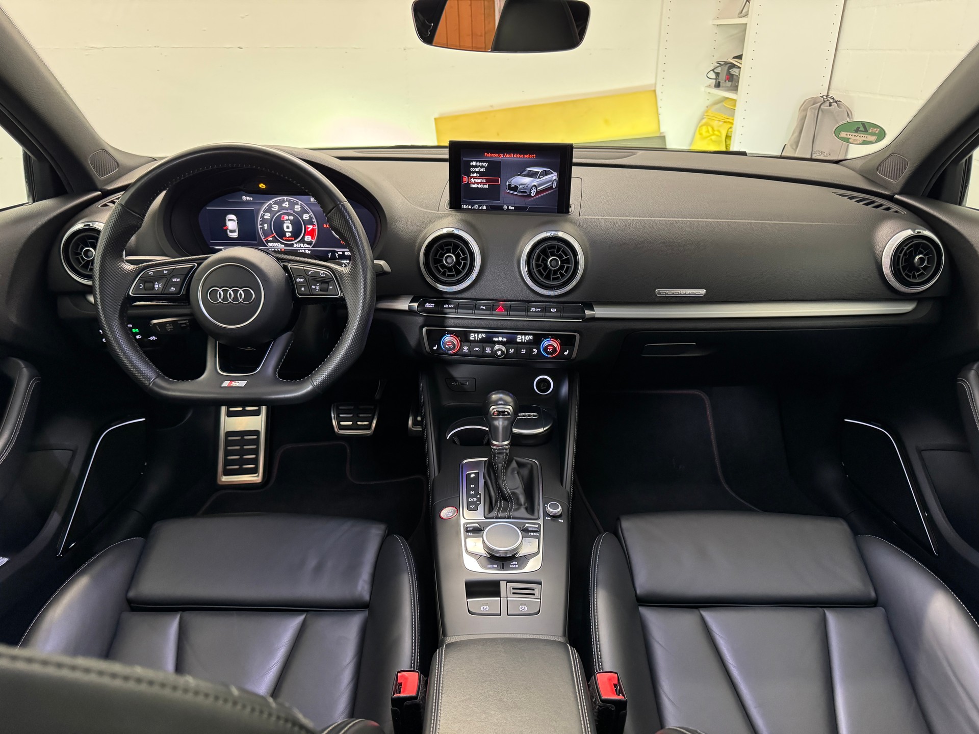 AUDI 2.0 T FSI quattro S-Tronic-image-7