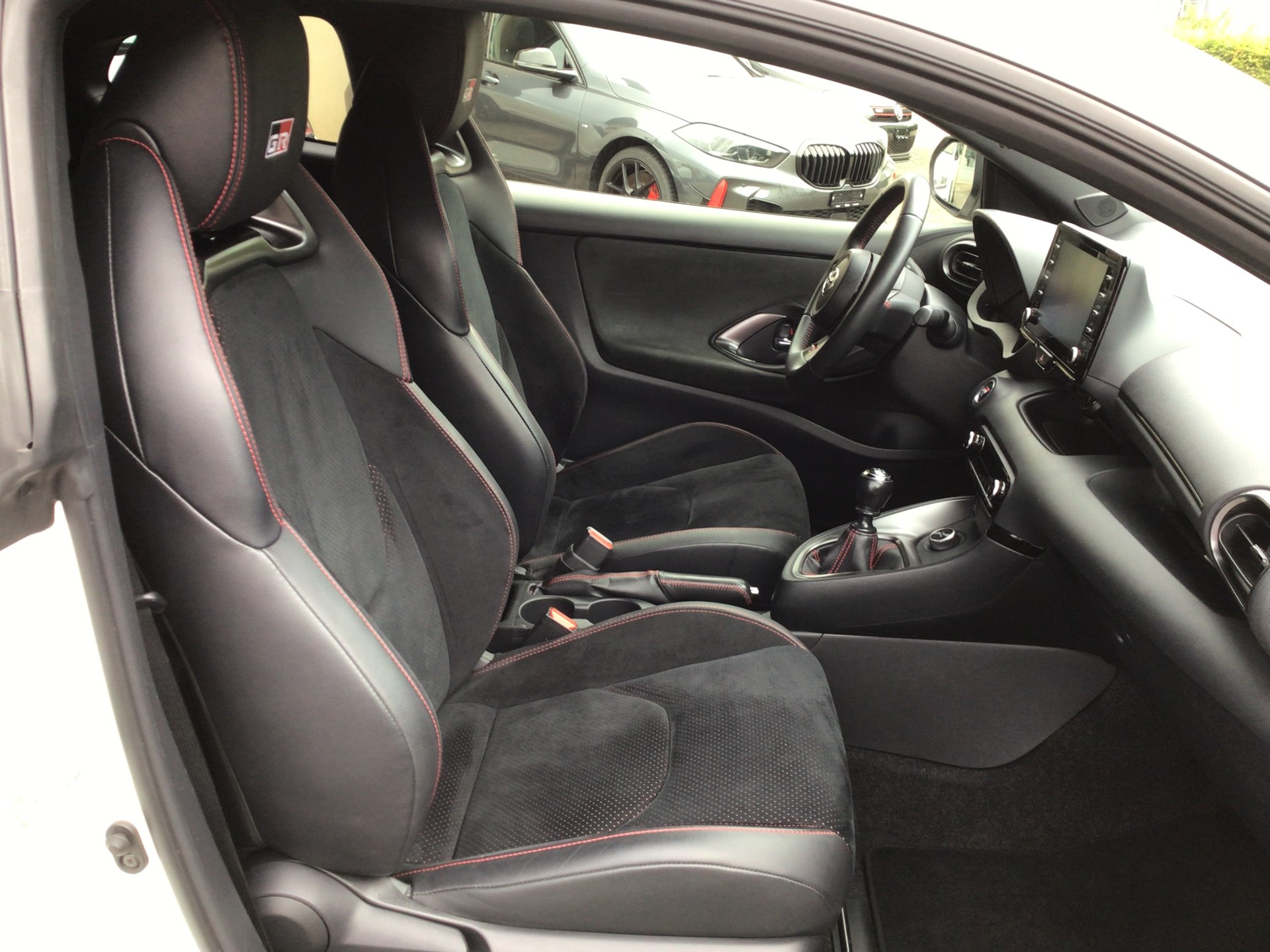 TOYOTA Yaris 1.6 GR Sport-image-7