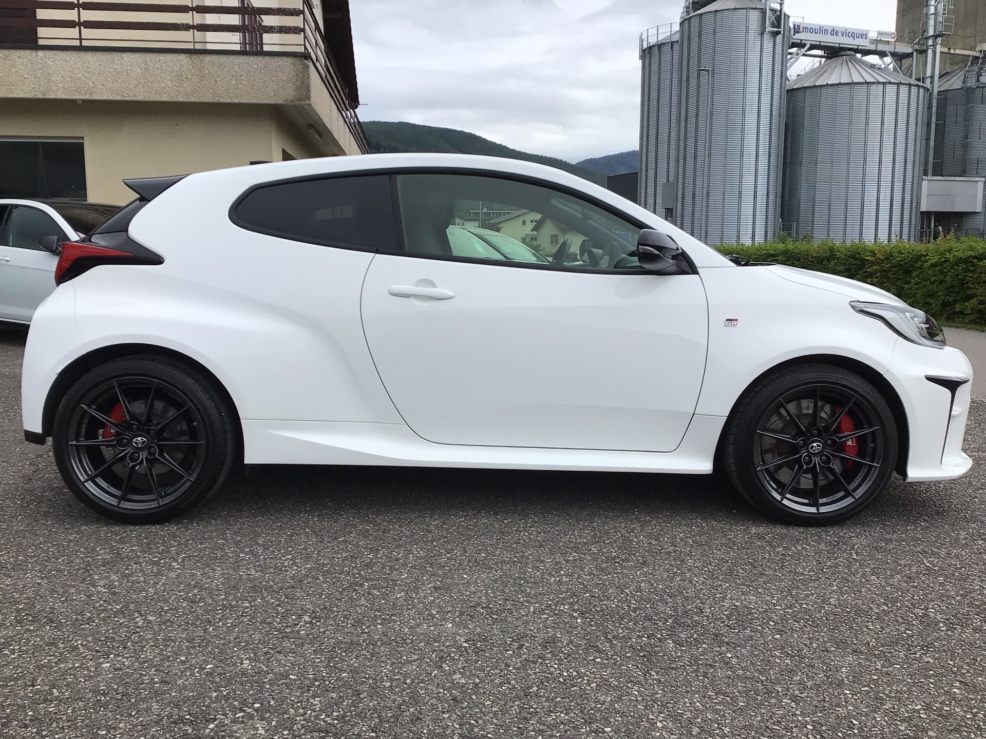 TOYOTA Yaris 1.6 GR Sport-image-3
