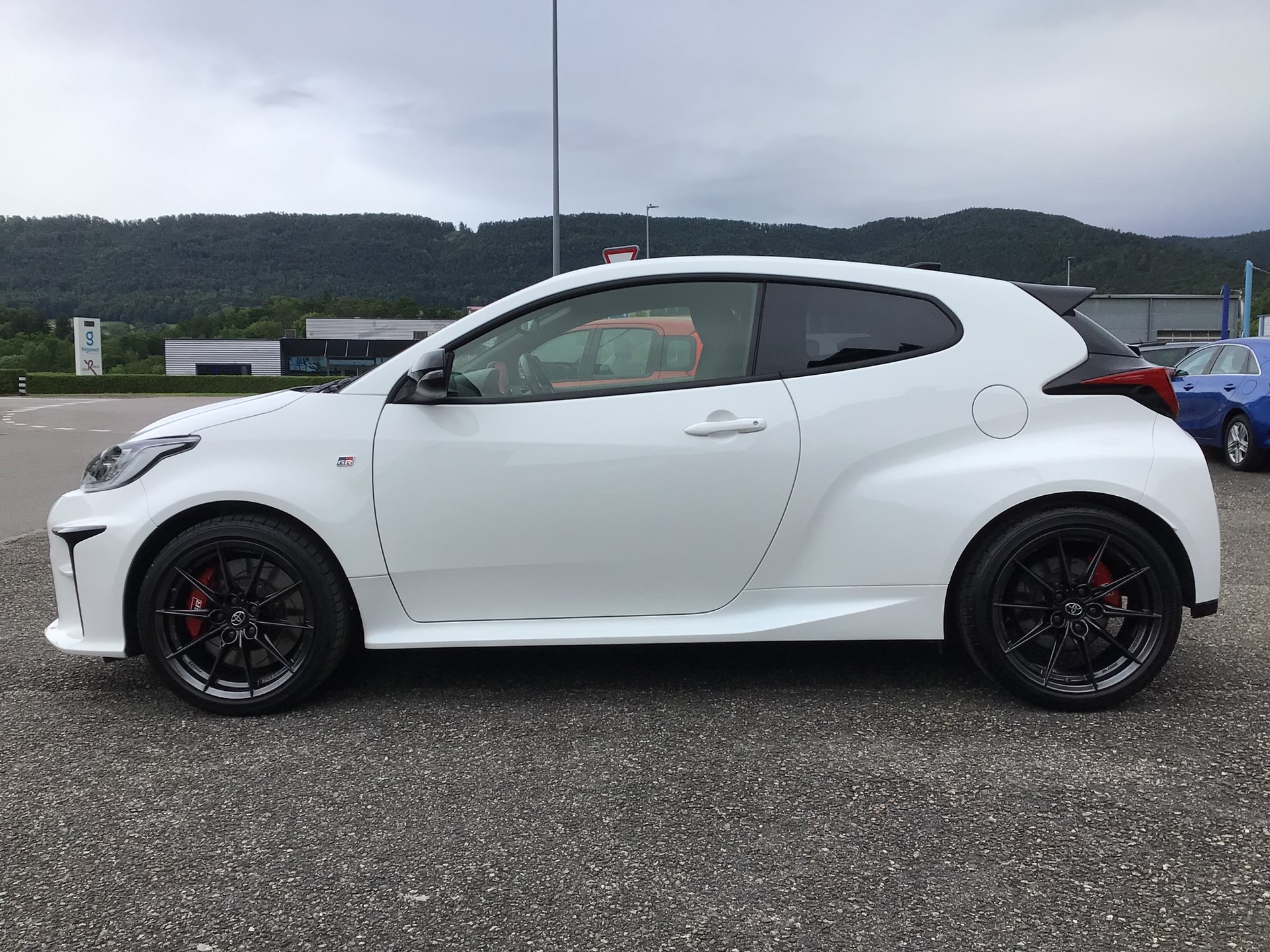TOYOTA Yaris 1.6 GR Sport-image-14