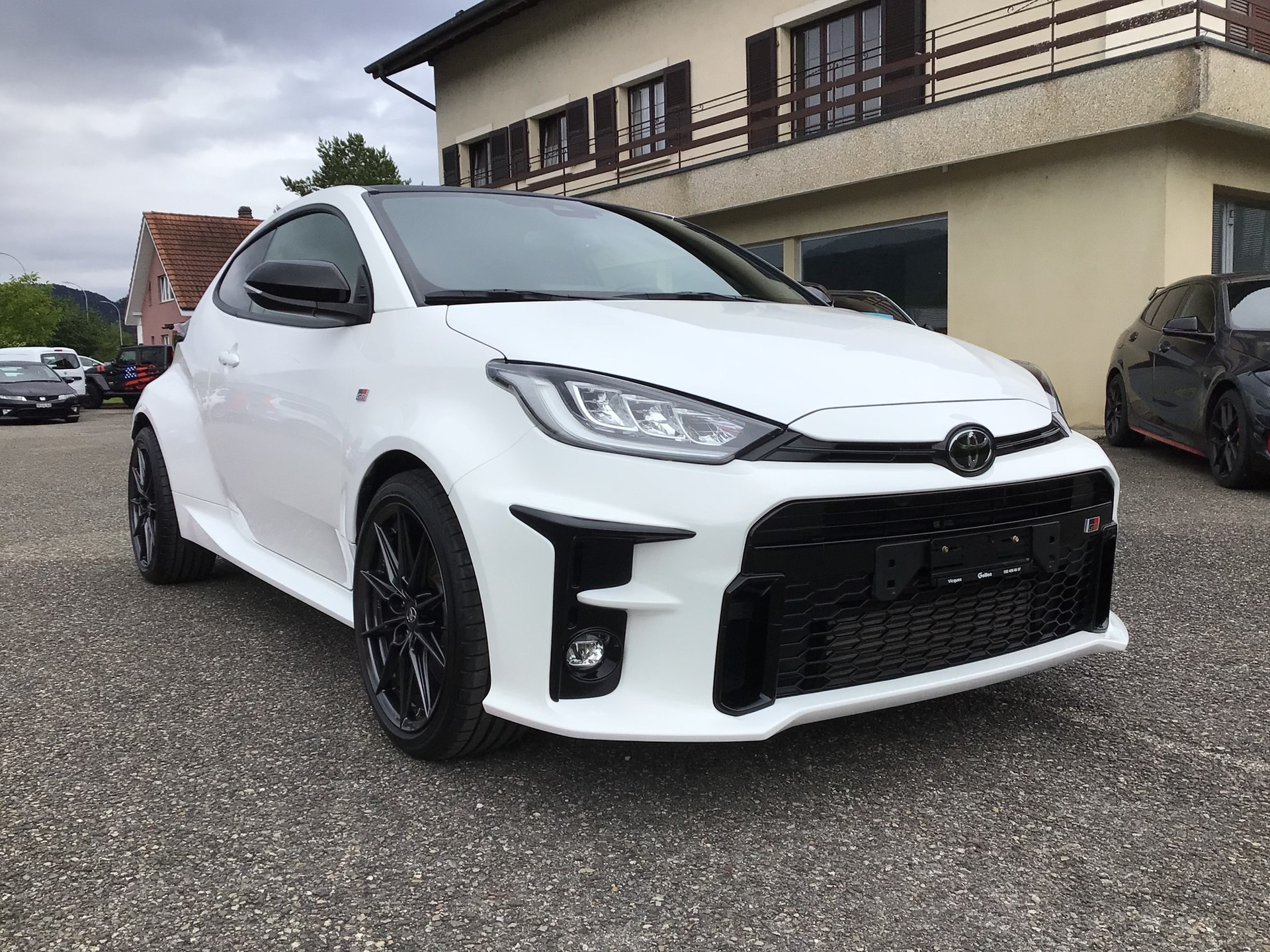 TOYOTA Yaris 1.6 GR Sport-image-2