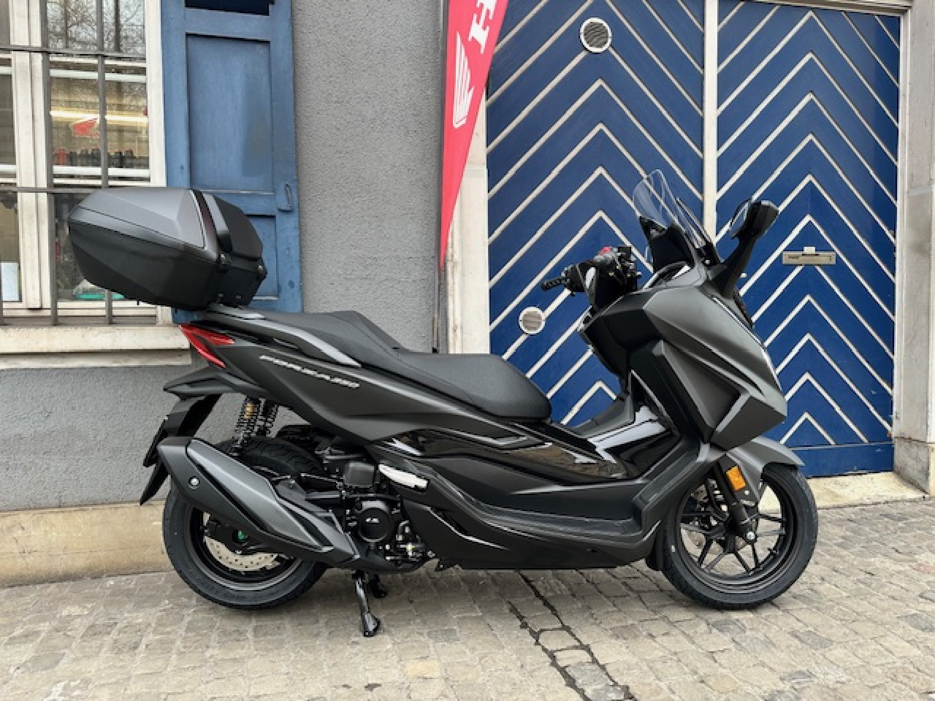 HONDA NSS 350 Forza Smart Top Box Modell 2026 mit TFT Diyplay