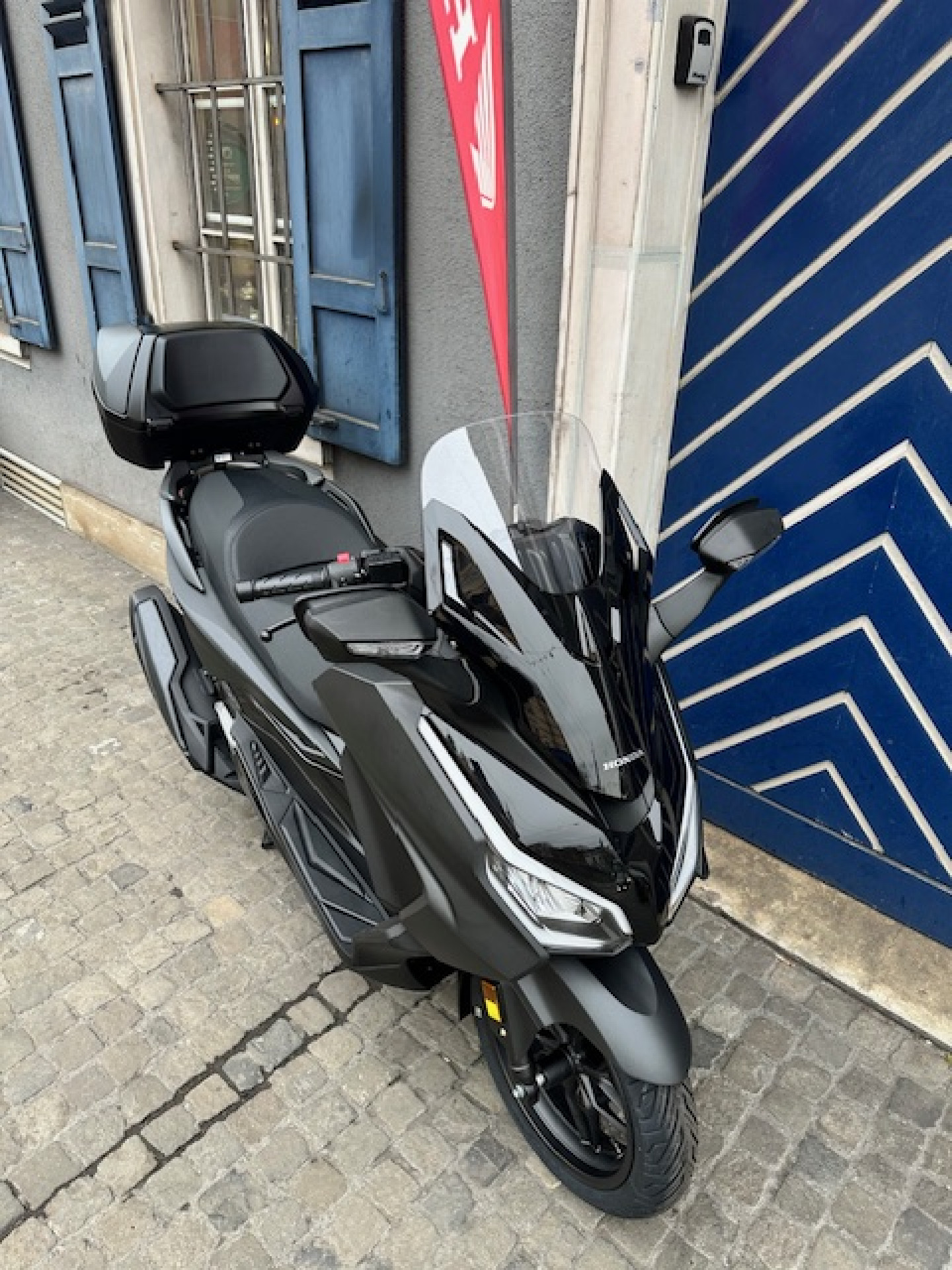 HONDA NSS 350 Forza Smart Top Box Modell 2026 mit TFT Diyplay-image-6