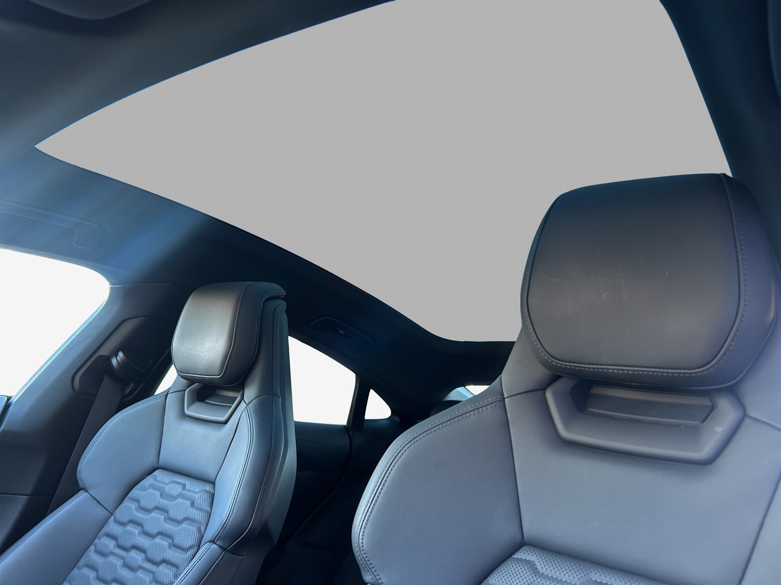 AUDI e-tron GT quattro-image-15