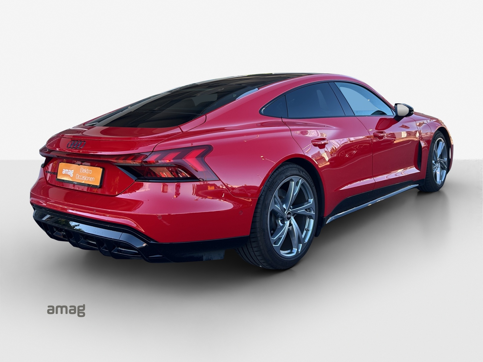 AUDI e-tron GT quattro-image-4