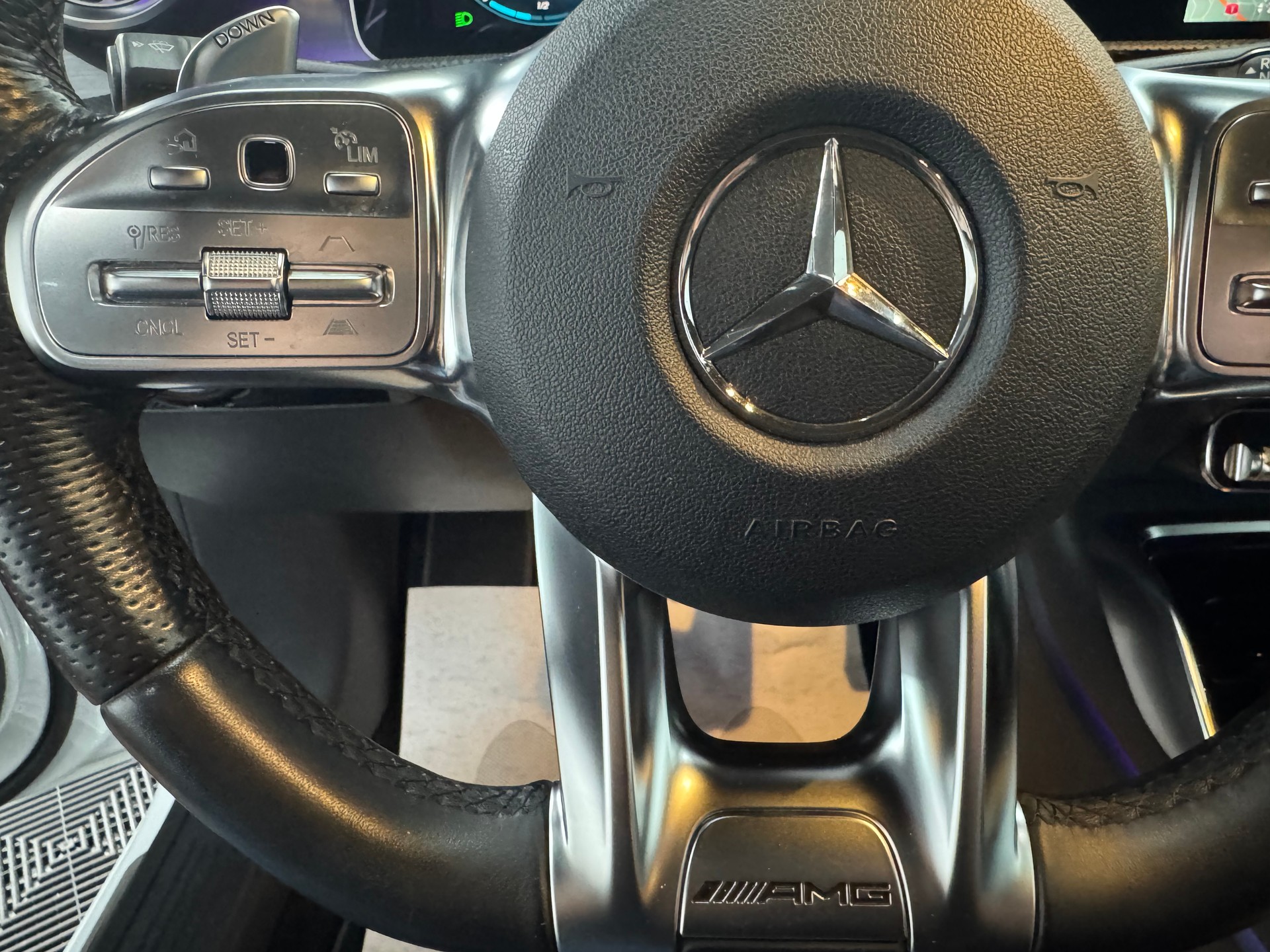 MERCEDES-BENZ A 35 AMG 4Matic Speedshift-image-23