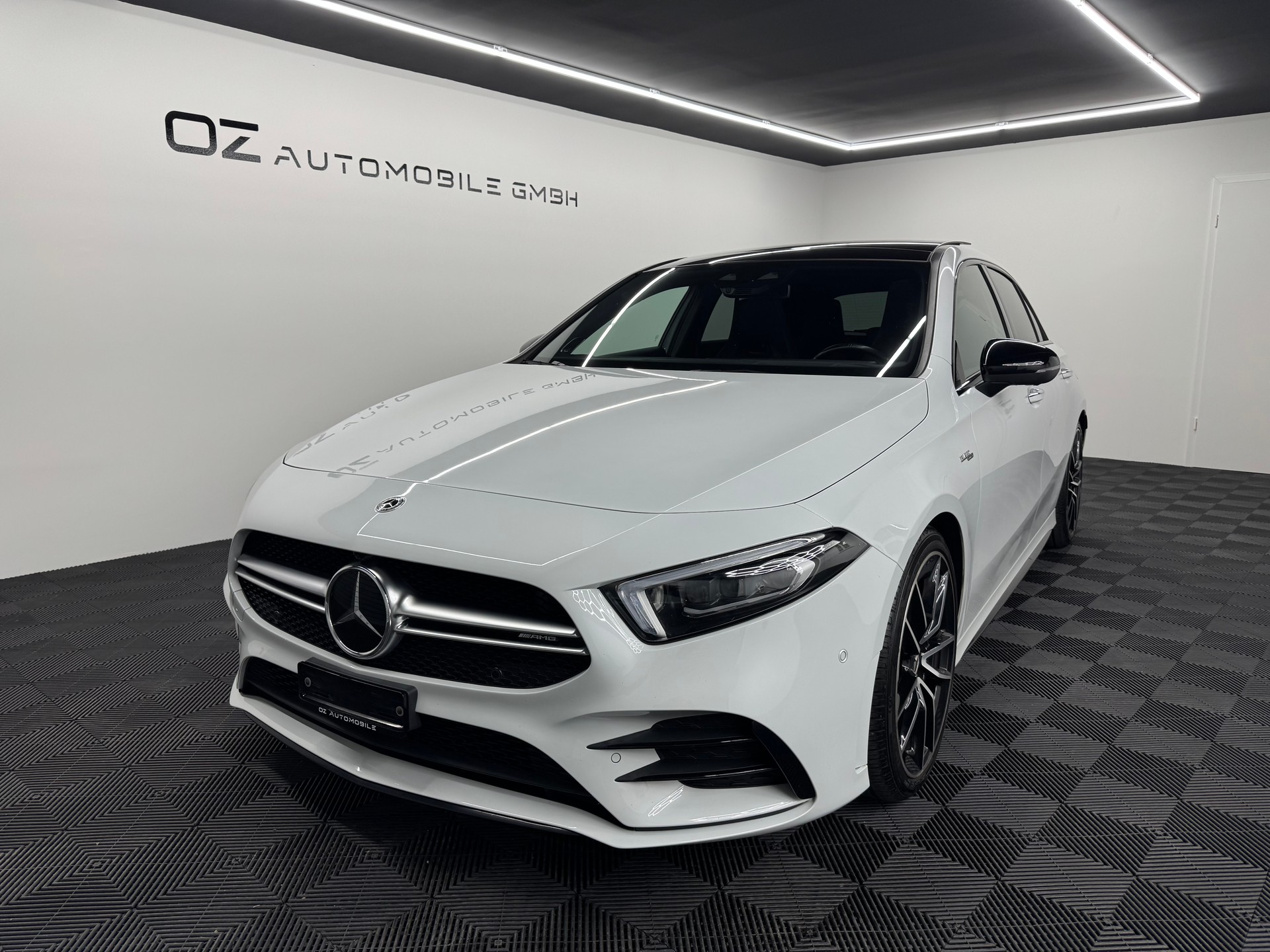 MERCEDES-BENZ A 35 AMG 4Matic Speedshift-image-0