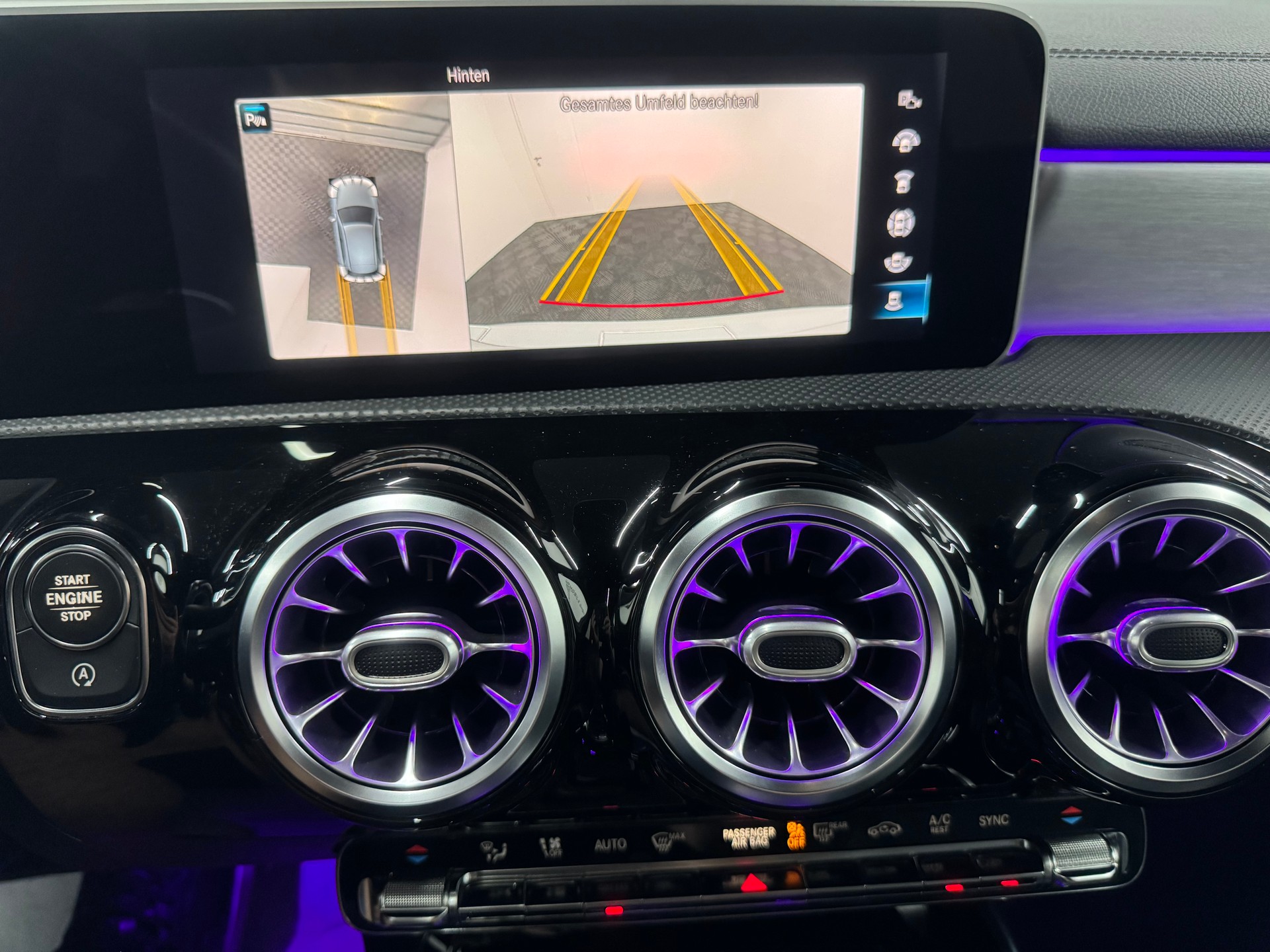 MERCEDES-BENZ A 35 AMG 4Matic Speedshift-image-25
