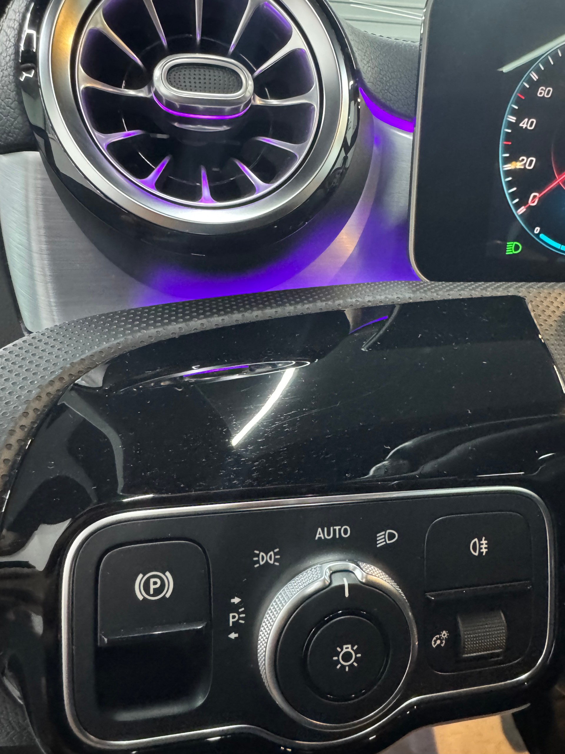 MERCEDES-BENZ A 35 AMG 4Matic Speedshift-image-28