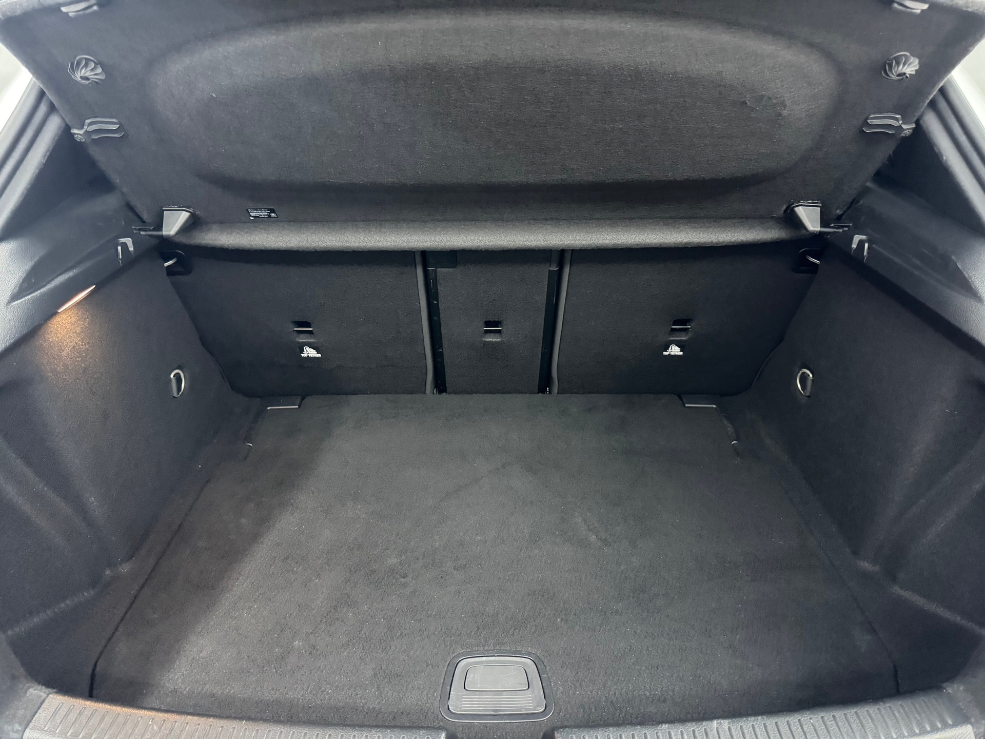 MERCEDES-BENZ A 35 AMG 4Matic Speedshift-image-22