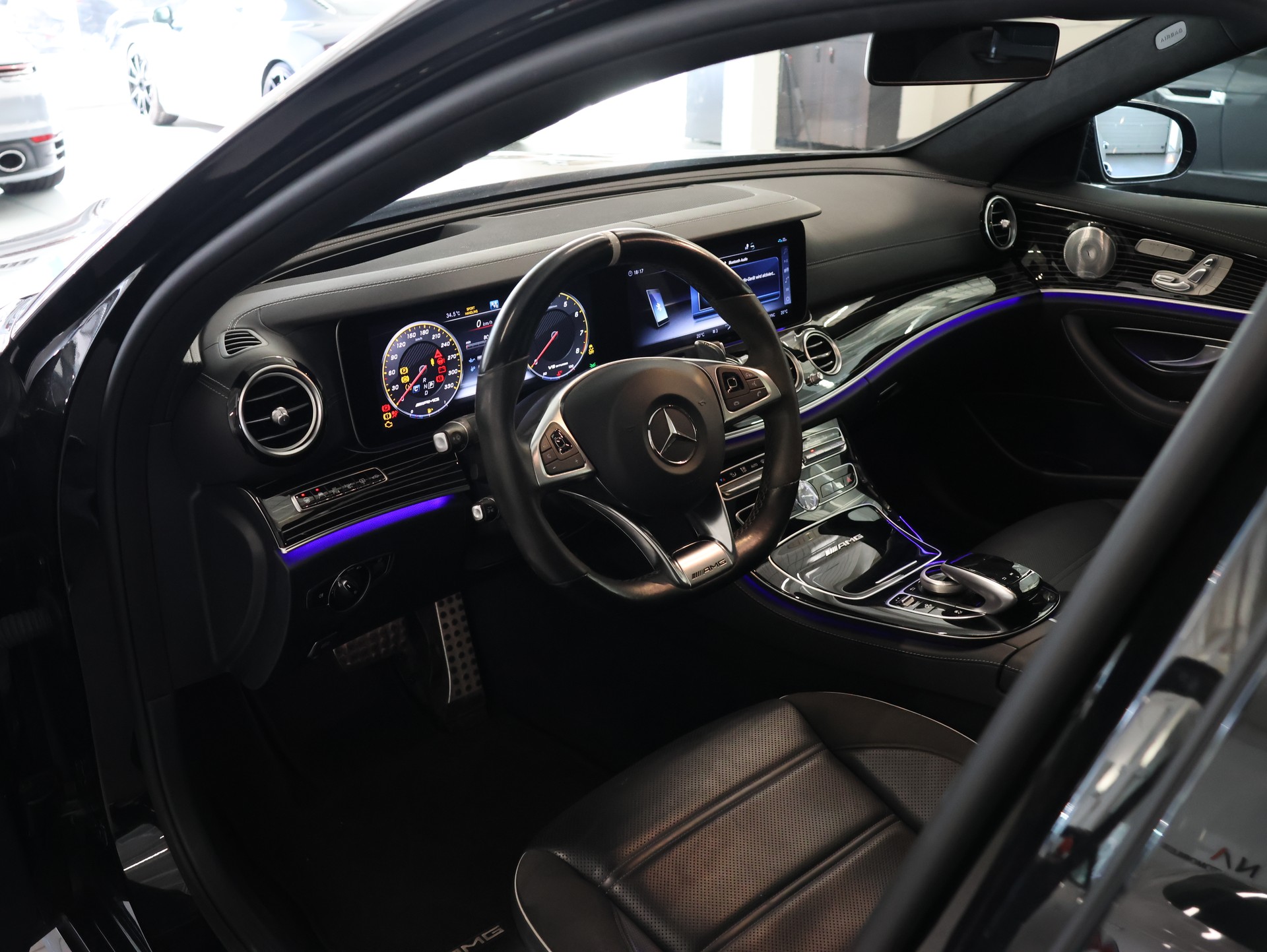 MERCEDES-BENZ E 63 AMG S 4Matic Speedshift MCT *Panoramadach* *Burmester* *360 Kamera*-image-14