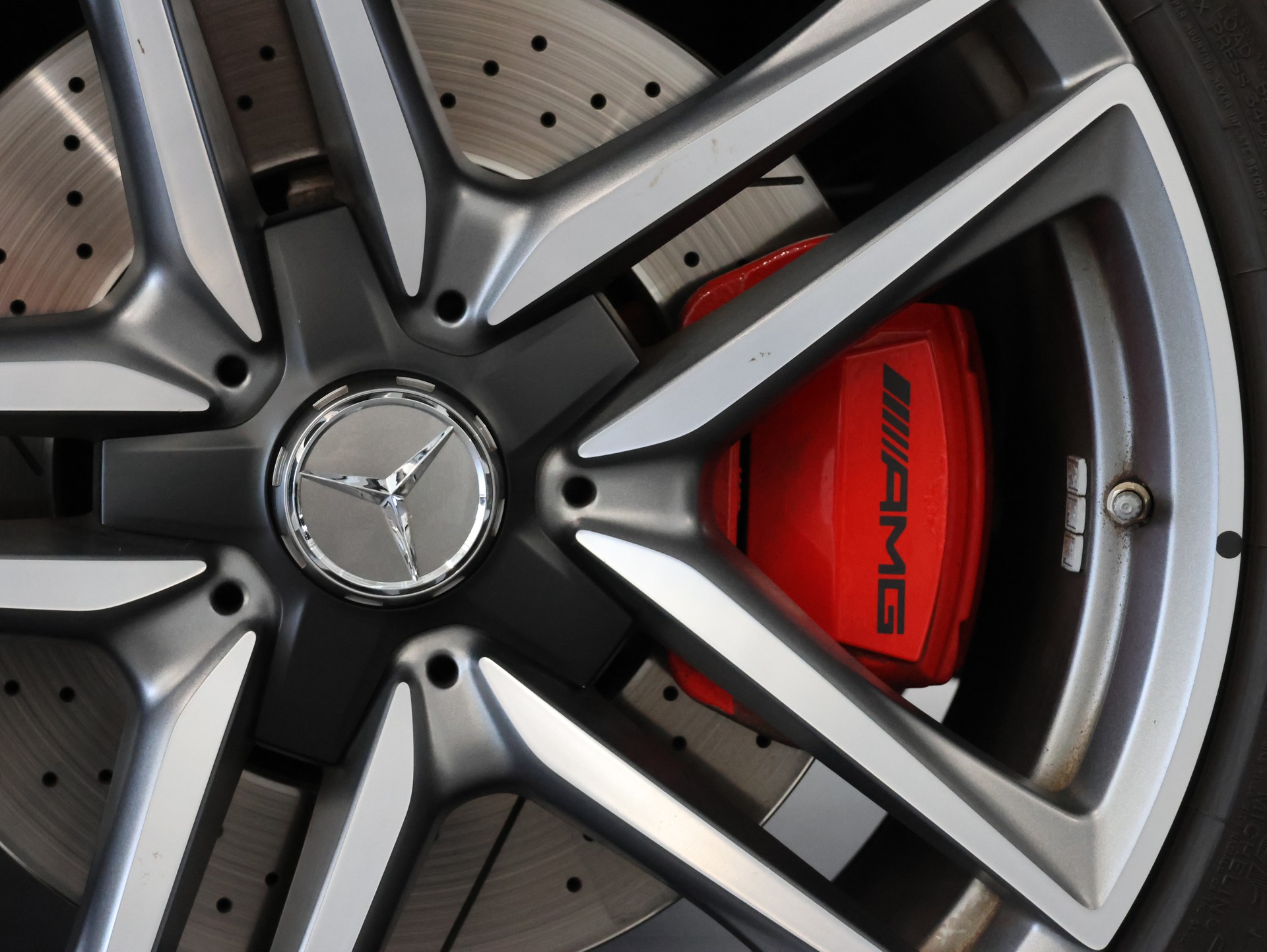 MERCEDES-BENZ E 63 AMG S 4Matic Speedshift MCT *Panoramadach* *Burmester* *360 Kamera*-image-10