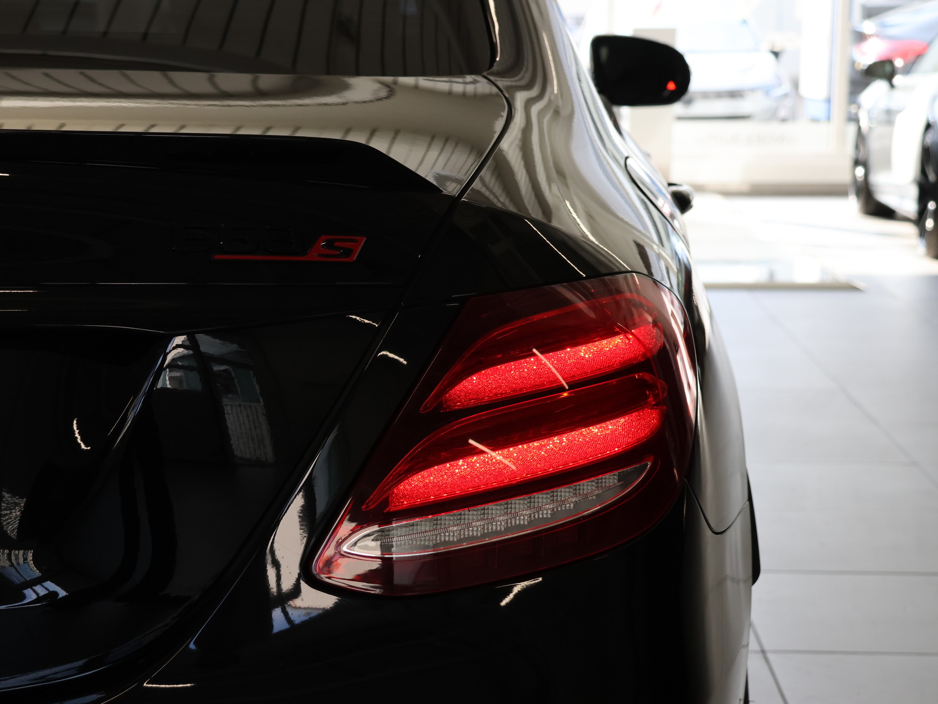 MERCEDES-BENZ E 63 AMG S 4Matic Speedshift MCT *Panoramadach* *Burmester* *360 Kamera*-image-29