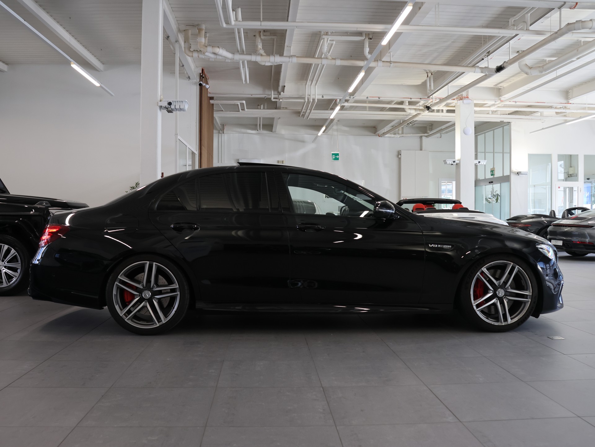 MERCEDES-BENZ E 63 AMG S 4Matic Speedshift MCT *Panoramadach* *Burmester* *360 Kamera*-image-7