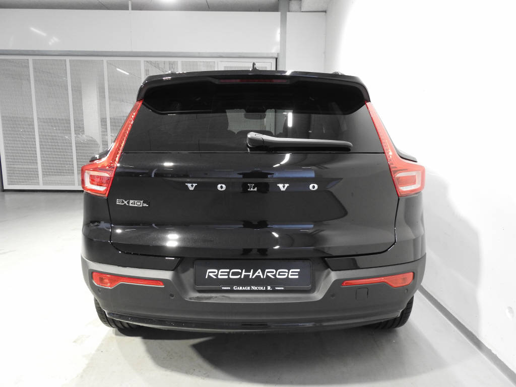 VOLVO EX40 Twin Black Edition AWD-image-4