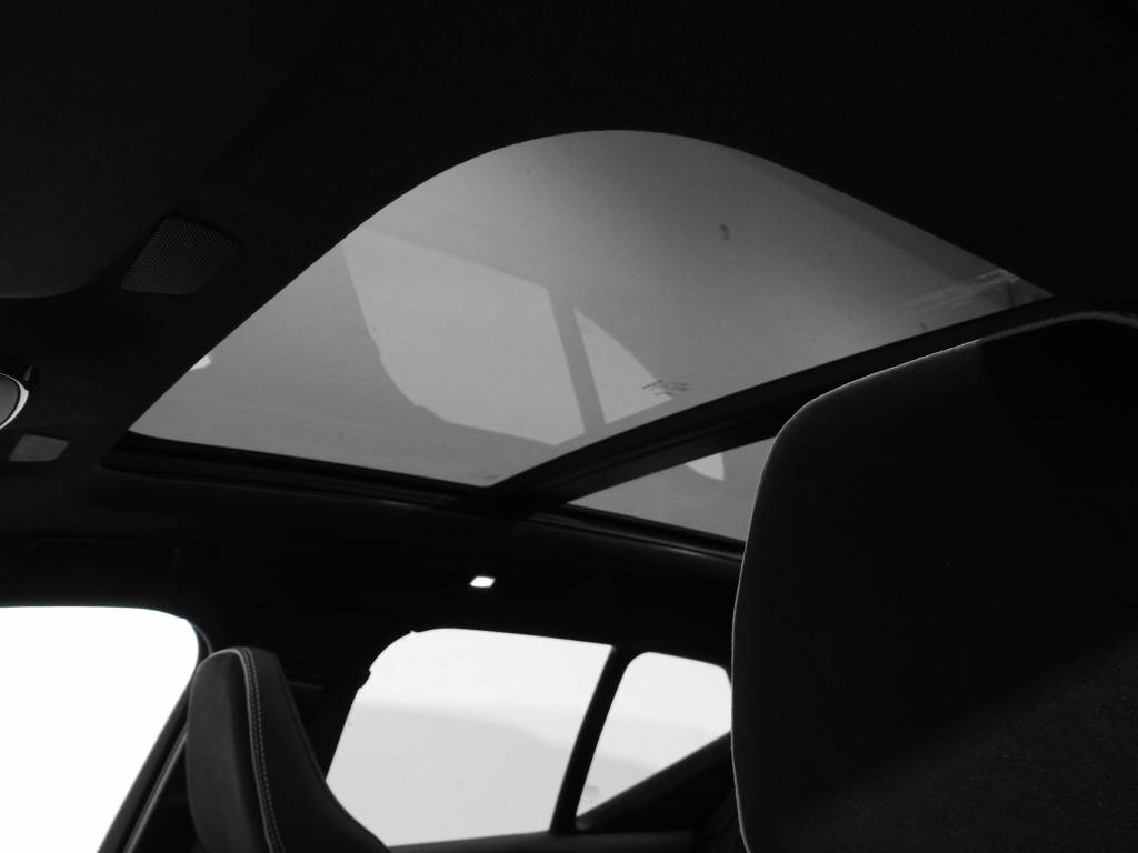VOLVO EX40 Twin Black Edition AWD-image-11