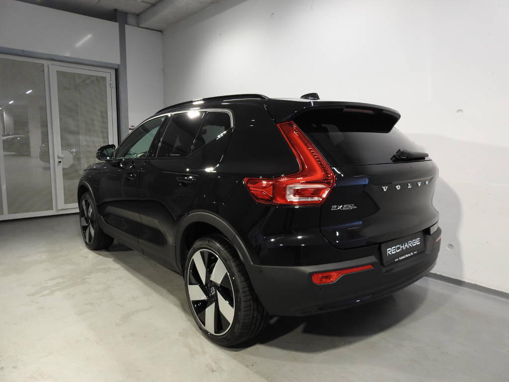 VOLVO EX40 Twin Black Edition AWD-image-3