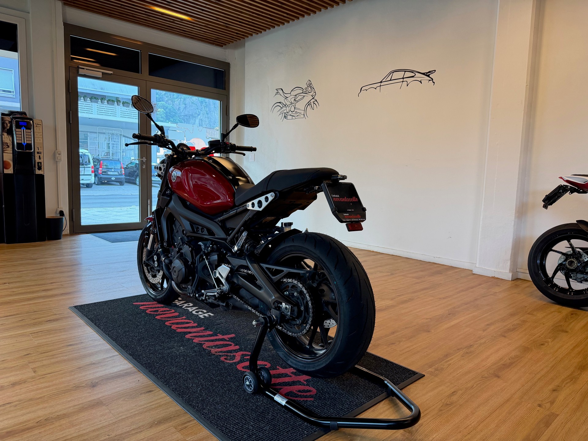 YAMAHA XSR 900-image-4