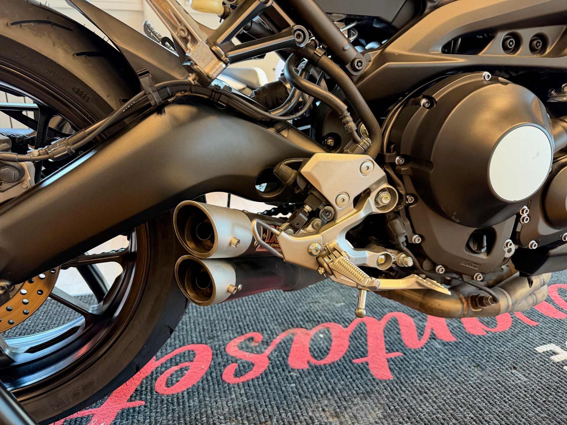 YAMAHA XSR 900-image-7