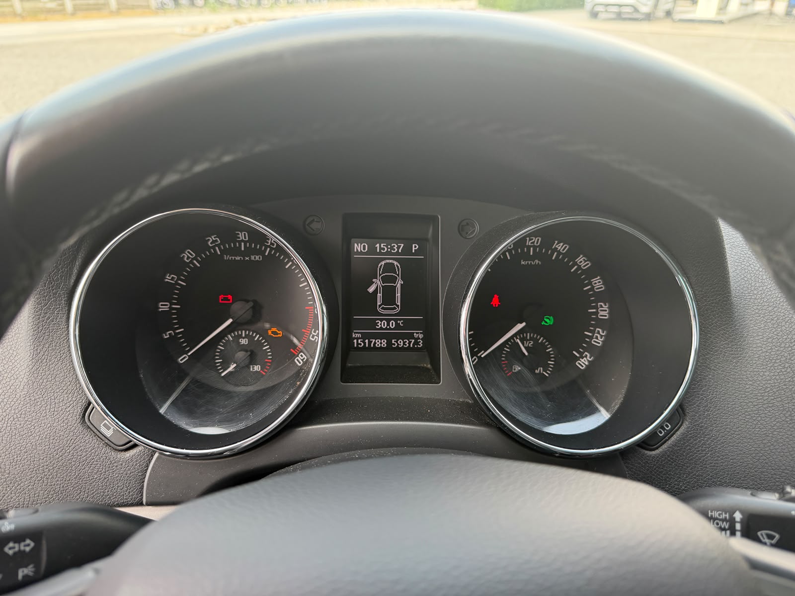SKODA Yeti 2.0 TDI Outdoor Swiss Joy 4x4 DSG-image-14