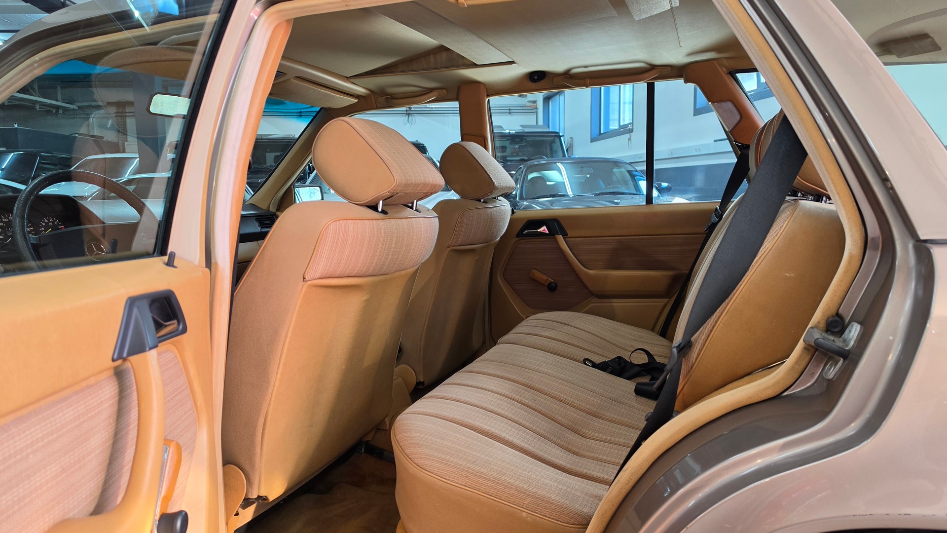 MERCEDES-BENZ 230 TE-image-25