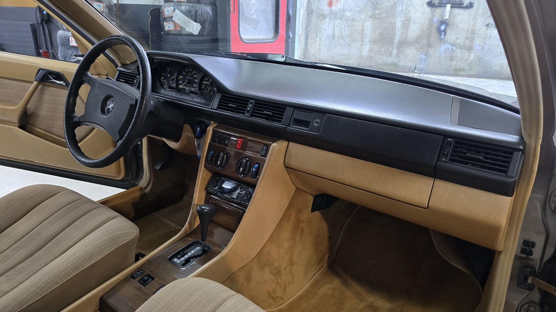 MERCEDES-BENZ 230 TE-image-14