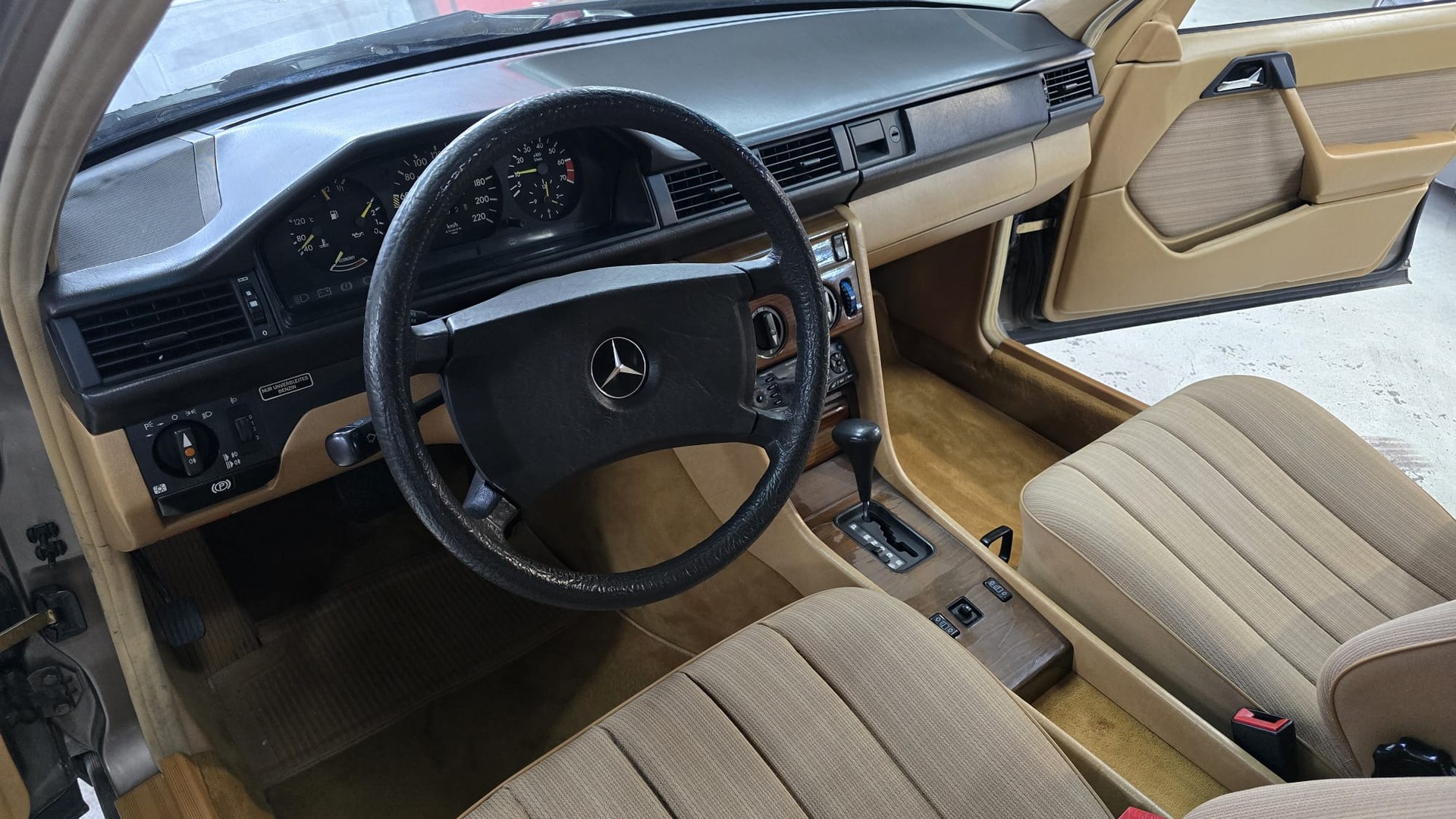MERCEDES-BENZ 230 TE-image-19