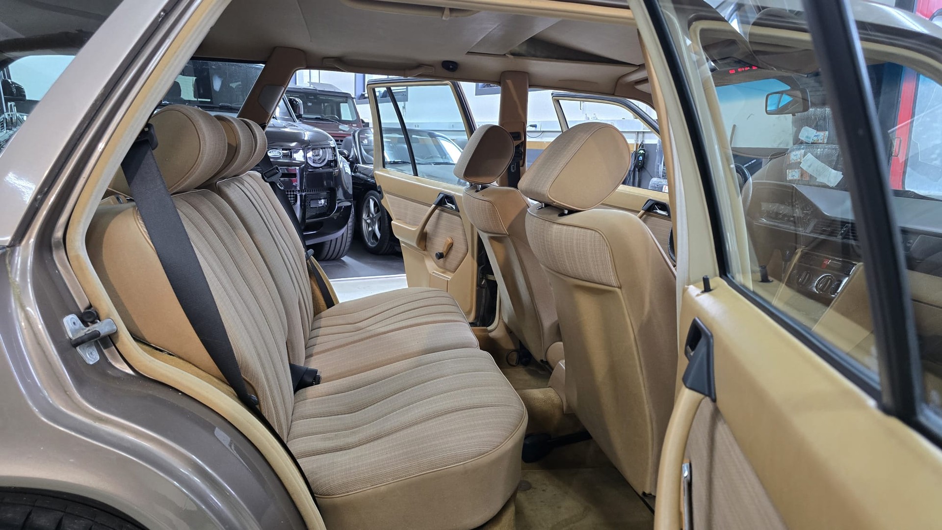 MERCEDES-BENZ 230 TE-image-16