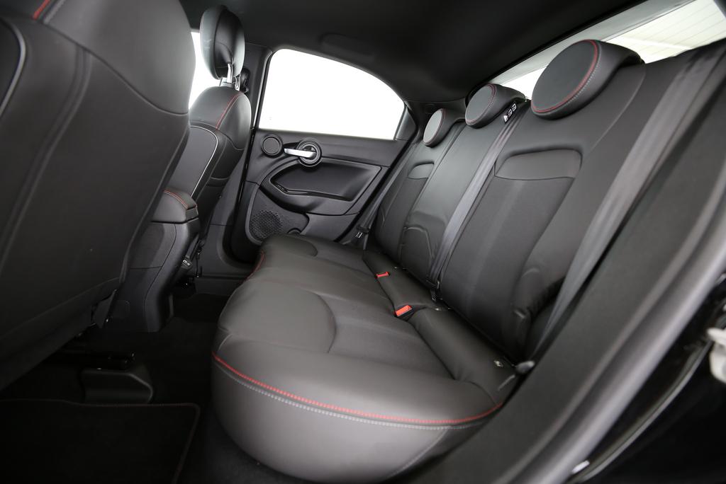 FIAT 500 X 1.3 GSE Sport-image-8