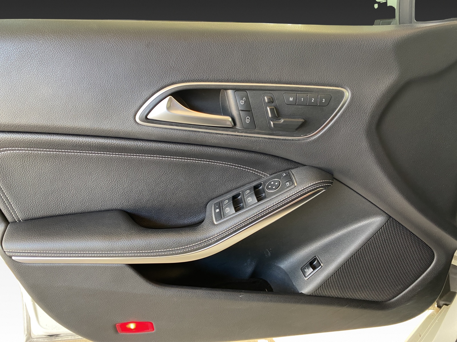 MERCEDES-BENZ CLA 250 Urban 7G-DCT 4Matic-image-12