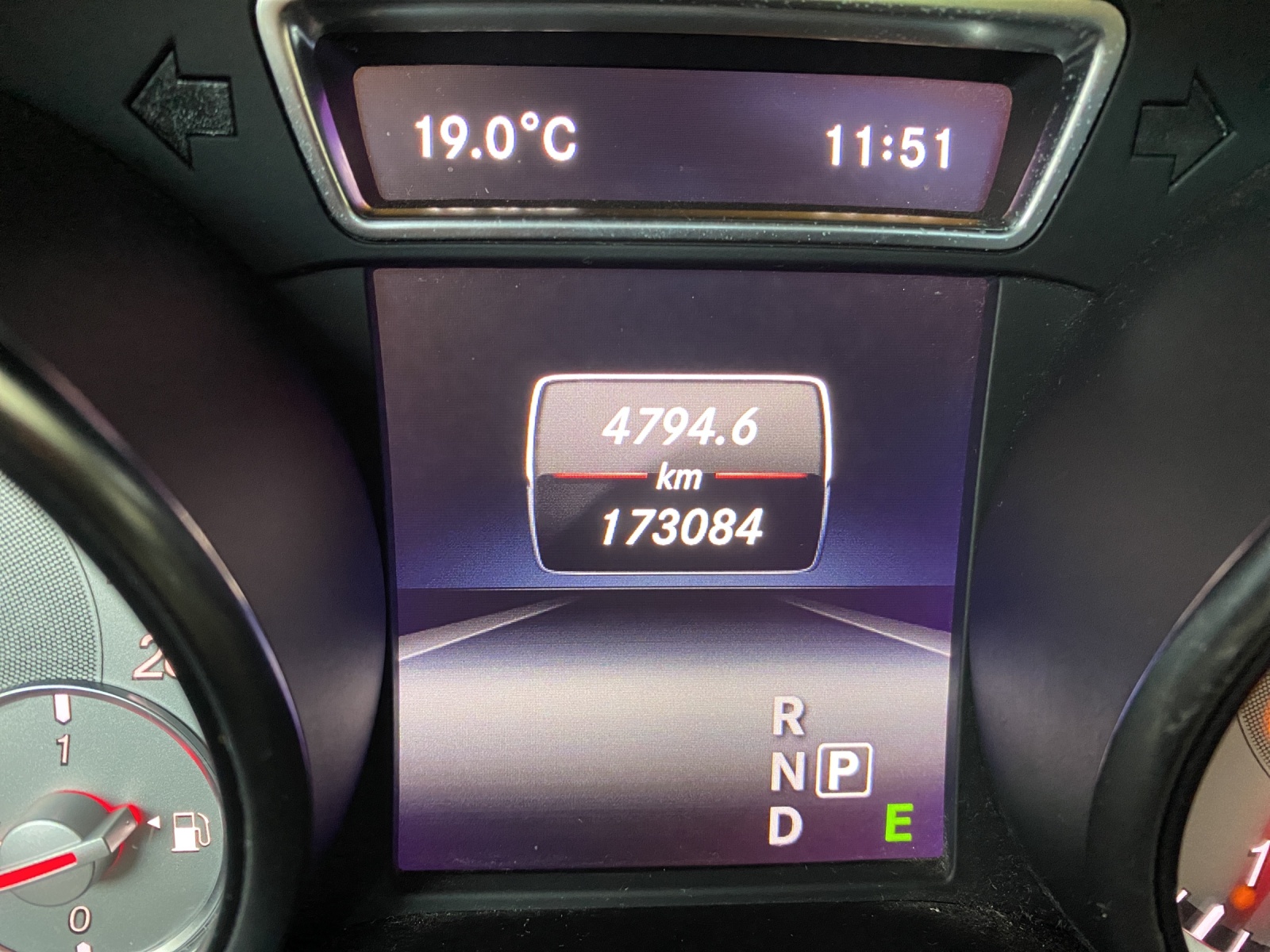 MERCEDES-BENZ CLA 250 Urban 7G-DCT 4Matic-image-15