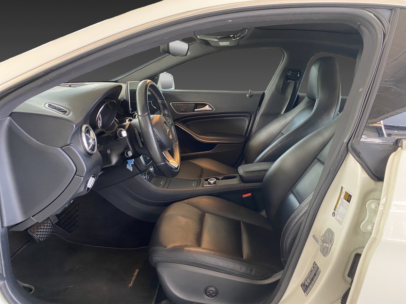 MERCEDES-BENZ CLA 250 Urban 7G-DCT 4Matic-image-8