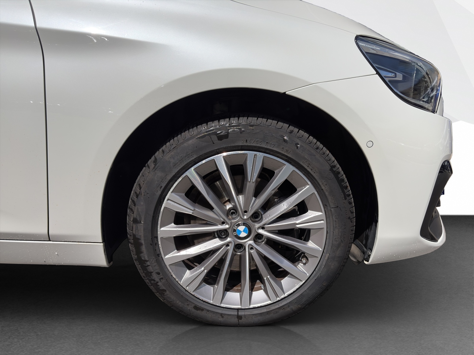 BMW 220d xDrive Active Tourer-image-23