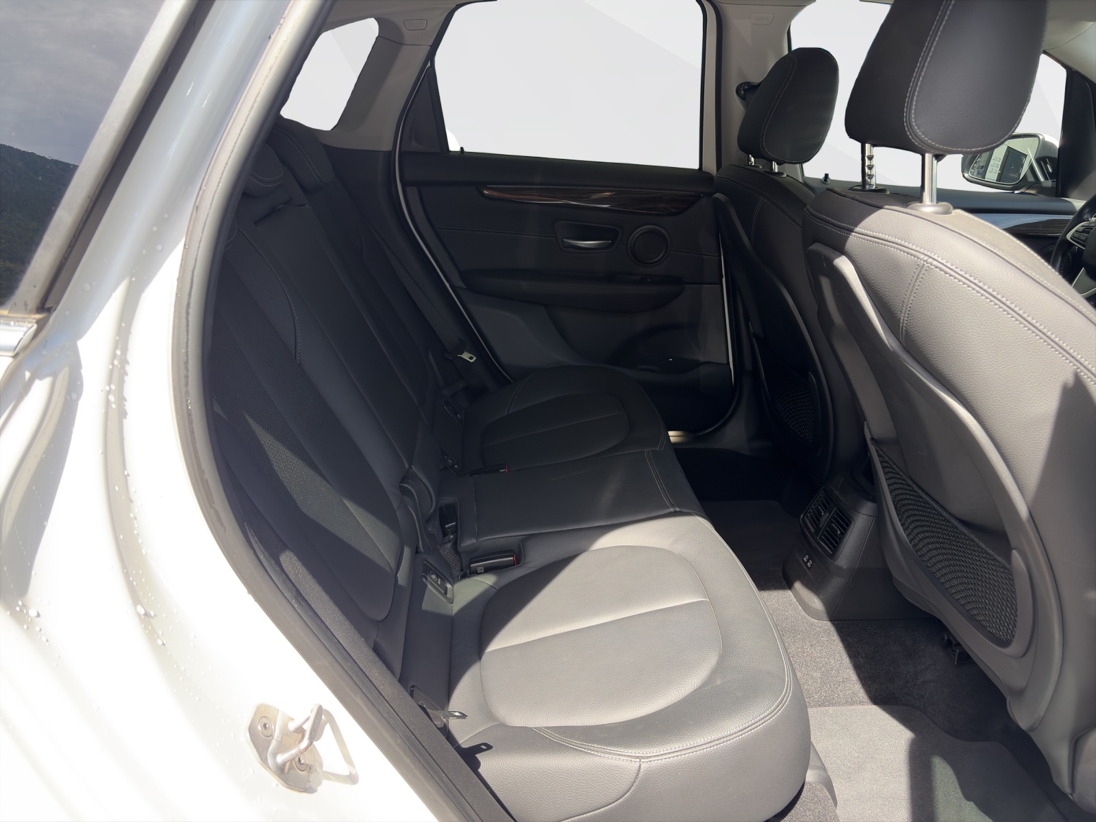 BMW 220d xDrive Active Tourer-image-19