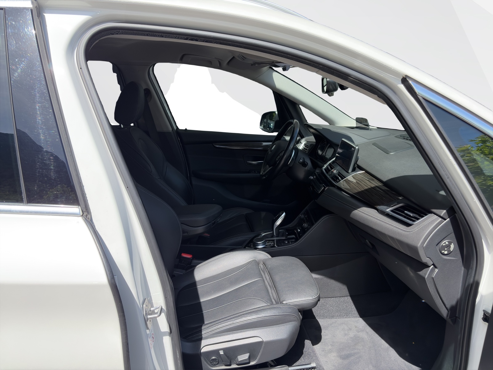BMW 220d xDrive Active Tourer-image-15