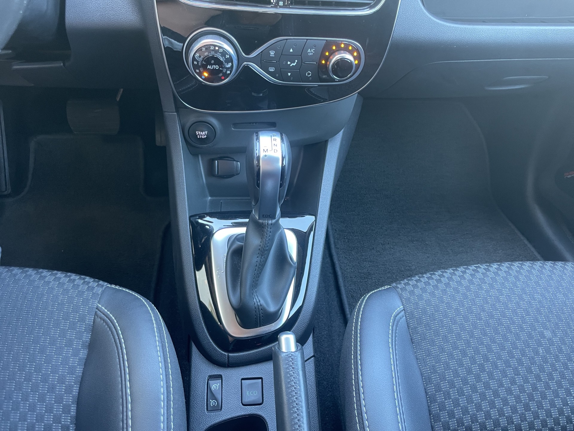 RENAULT Clio 1.5 dCi Intens EDC-image-10
