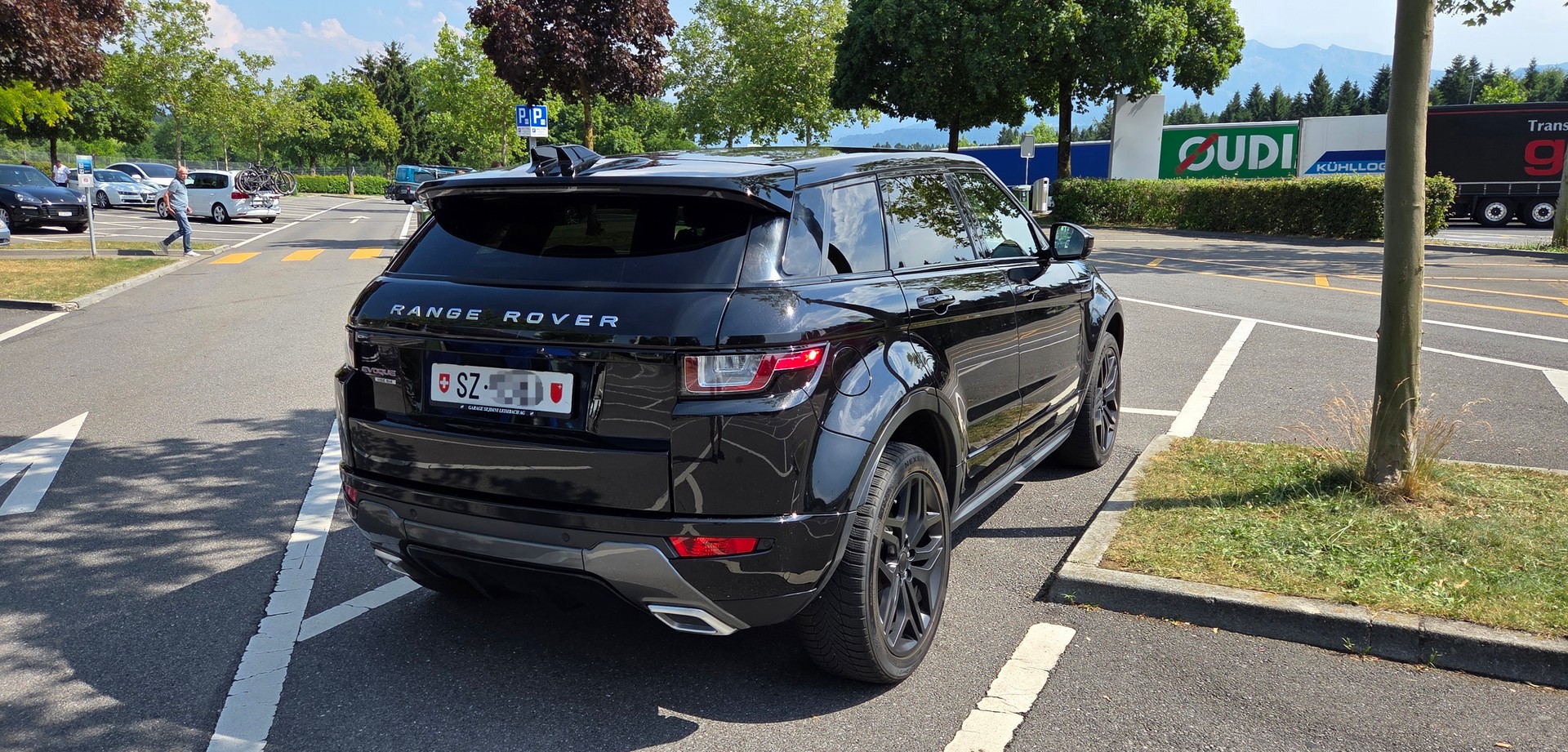 LAND ROVER 2.0 Si4 290 HSE Dynamic-image-2