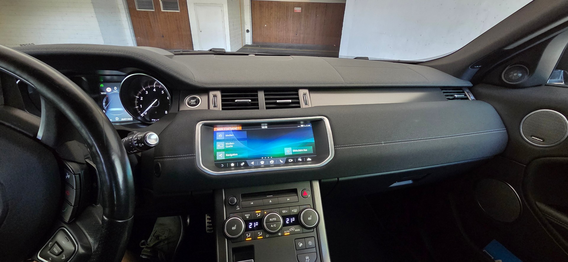 LAND ROVER 2.0 Si4 290 HSE Dynamic-image-3