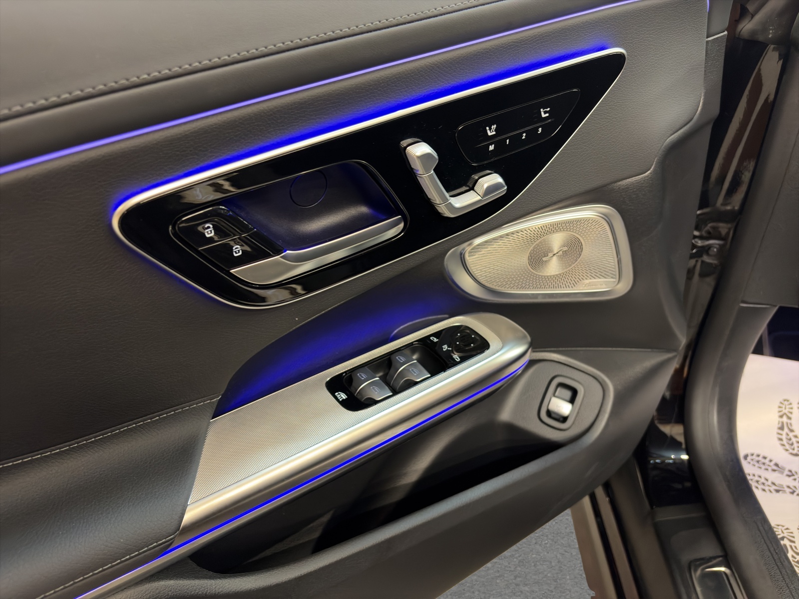 MERCEDES-BENZ CLE 200 4M - Cabrio - AMG / DISTRONIC / Rückfahrkamera / AHK / Soundsystem-image-9