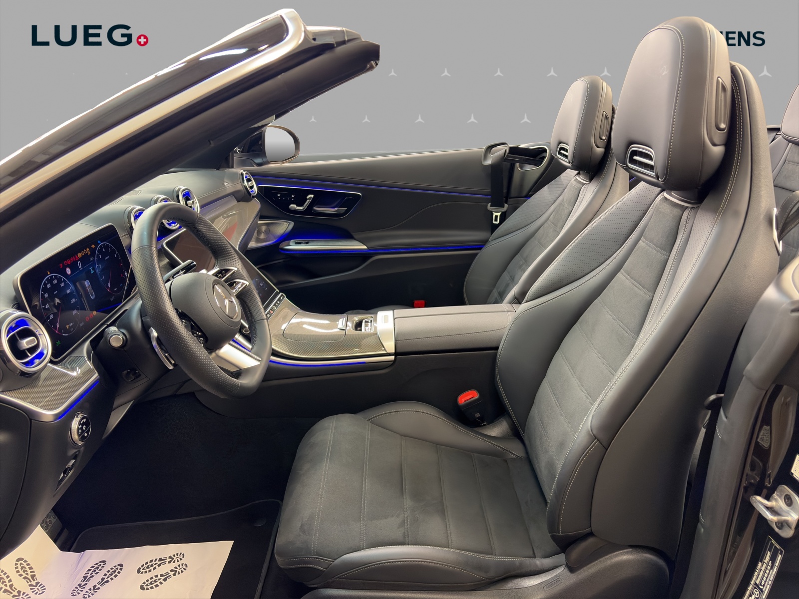 MERCEDES-BENZ CLE 200 4M - Cabrio - AMG / DISTRONIC / Rückfahrkamera / AHK / Soundsystem-image-12