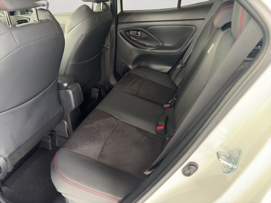 TOYOTA Yaris Cross 1.5 GR Sport e-CVT-image-8