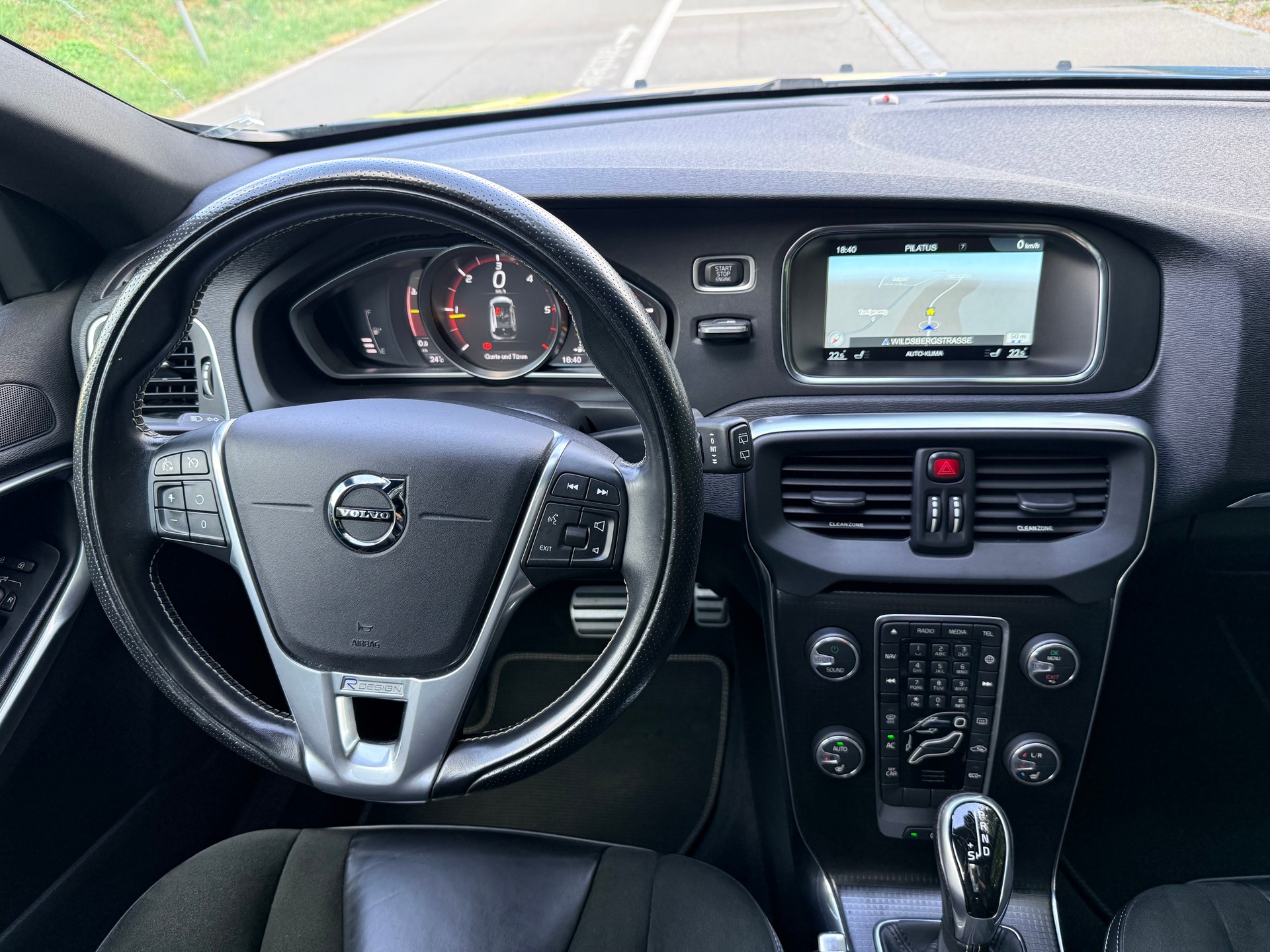 VOLVO 2.0 D2 Kinetic R-Design S/S-image-3